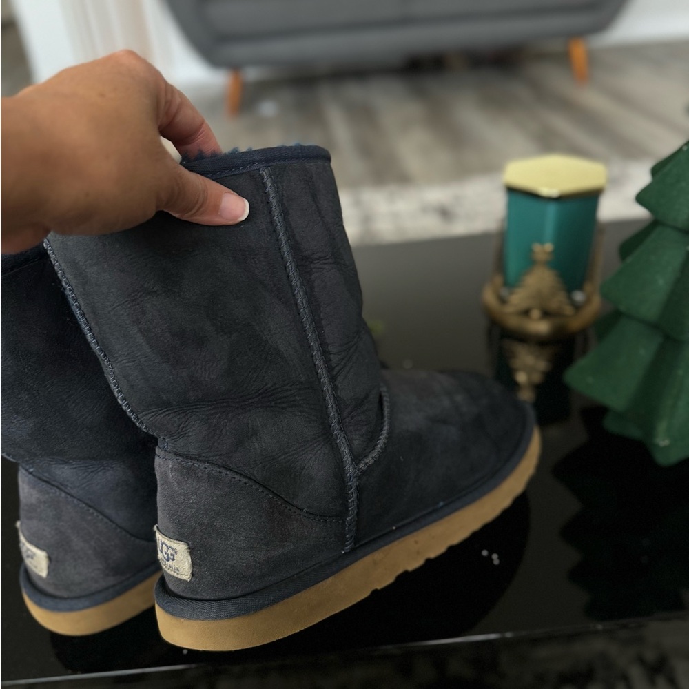 Ugg Classic Short Leather Boots Navy. - Picture 6 of 10